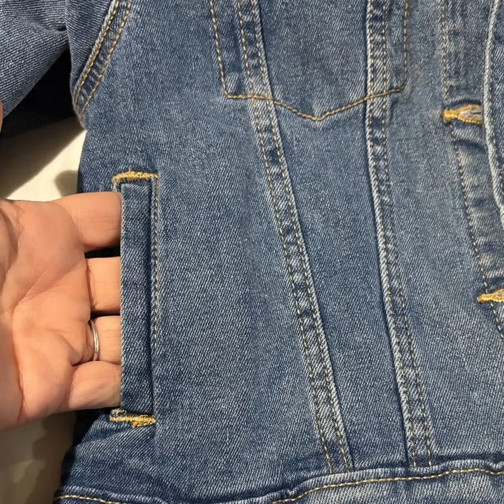 Old Navy M 8 Classic Blue Jean Jacket cotton spandex shaped fit NWT